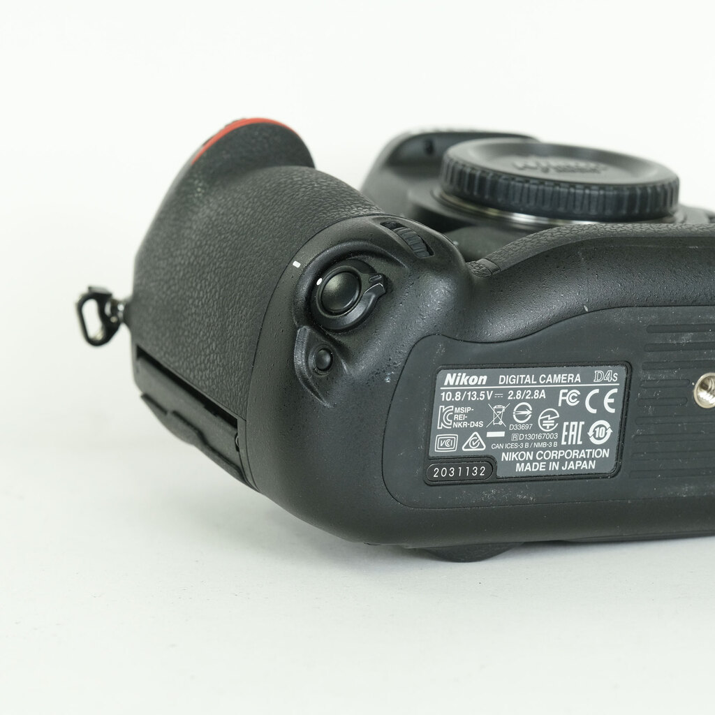 Nikon D4S