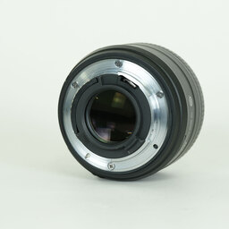 Nikon AF-S DX NIKKOR 35mm f/1.8G Nikon AF-S DX NIKKOR 35mm f/1.8G