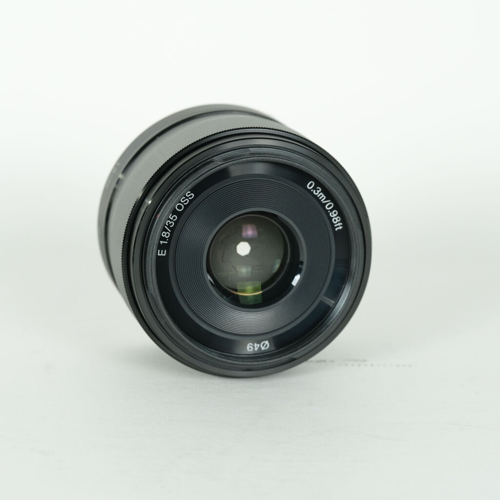 SONY E 35mm F1.8 OSS SEL35F18 SONY E 35mm F1.8 OSS SEL35F18