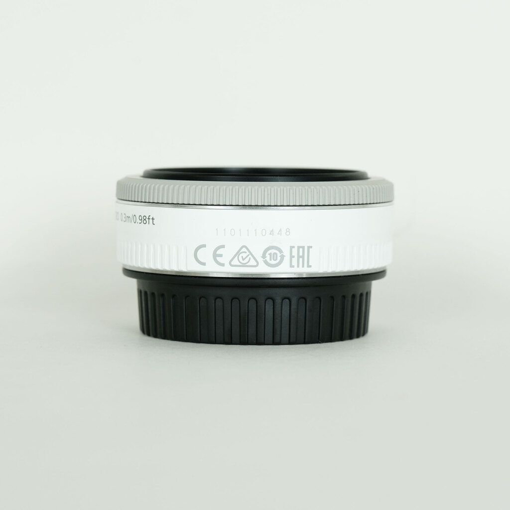 Canon EF40mm F2.8 STM ホワイト Canon EF40mm F2.8 STM ホワイト