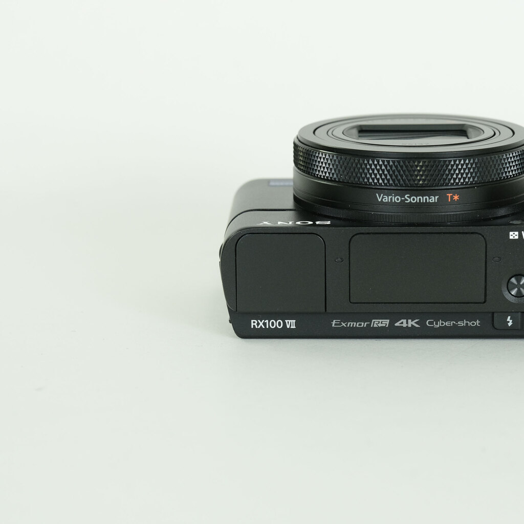 SONY Cyber-shot DSC-RX100M7