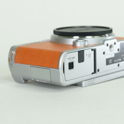 Panasonic LUMIX DC-S9 Panasonic LUMIX DC-S9