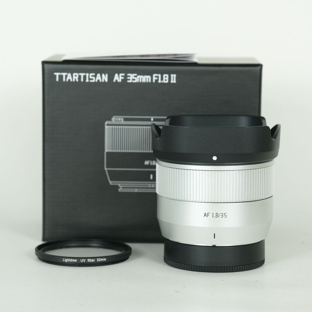 �������w TTArtisan AF 35mm F1.8 II�i�t�W�t�C����X�p�j �V���o�[