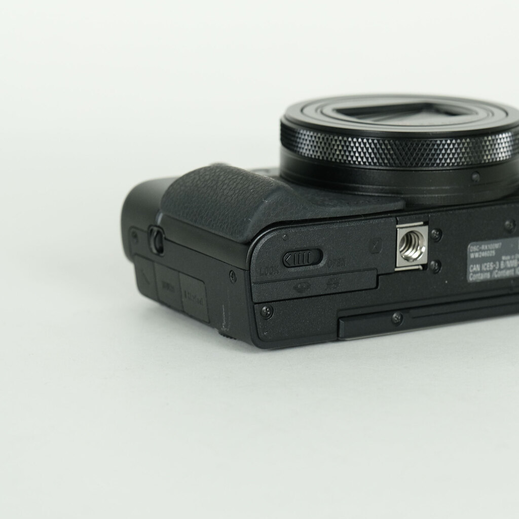 SONY Cyber-shot DSC-RX100M7 SONY Cyber-shot DSC-RX100M7