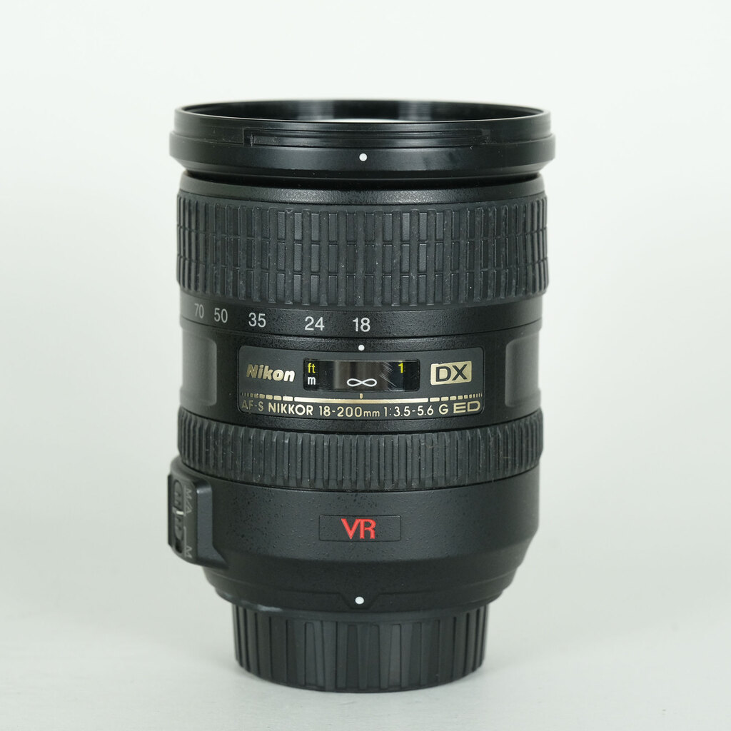 Nikon AF-S DX VR Zoom-Nikkor 18-200mm F3.5-5.6G IF-ED