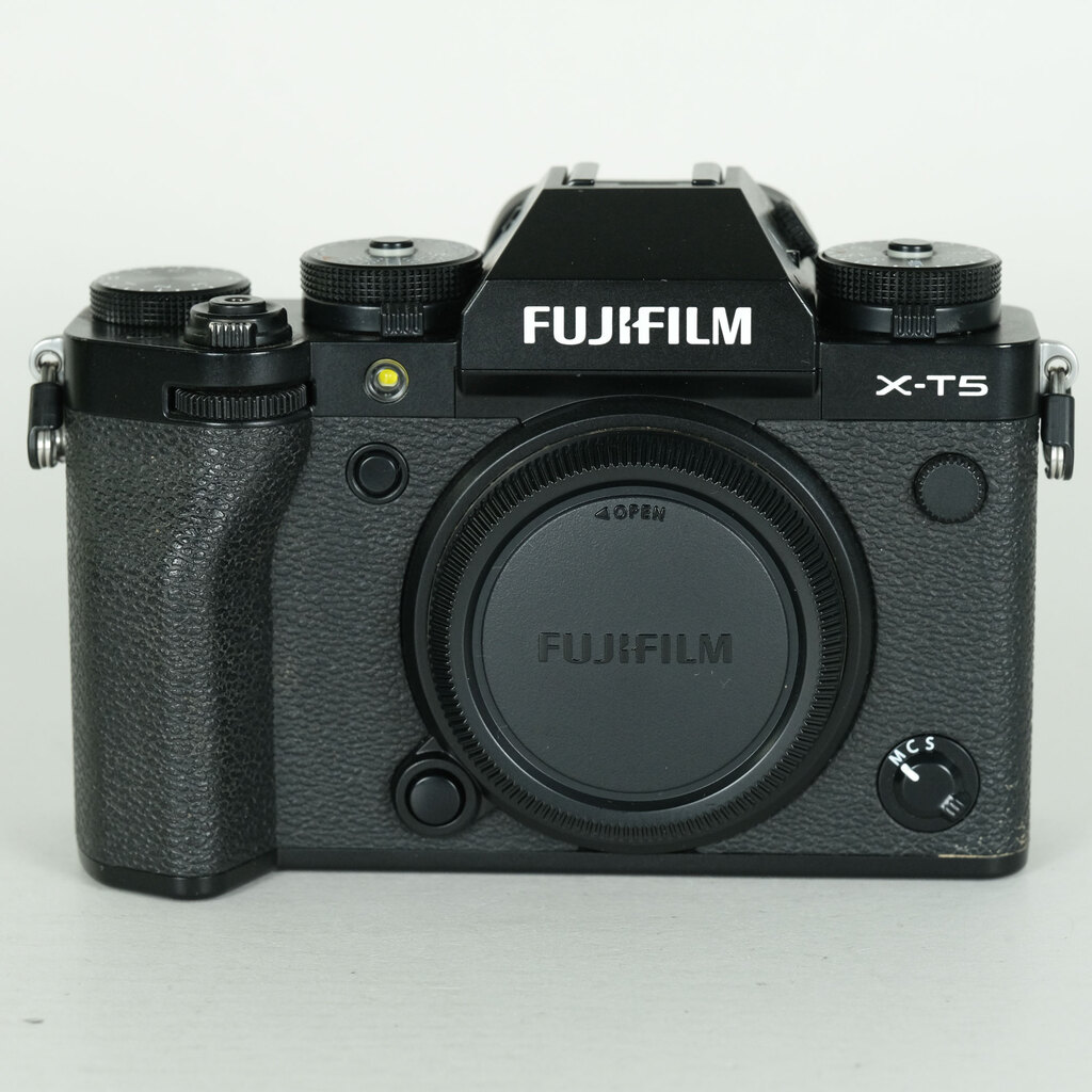 FUJIFILM X-T5 [�{�f�B �u���b�N]
