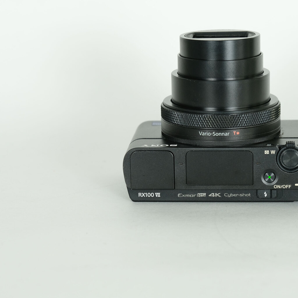 SONY Cyber-shot DSC-RX100M7