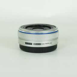 OLYMPUS M.ZUIKO DIGITAL 17mm F2.8 シルバー