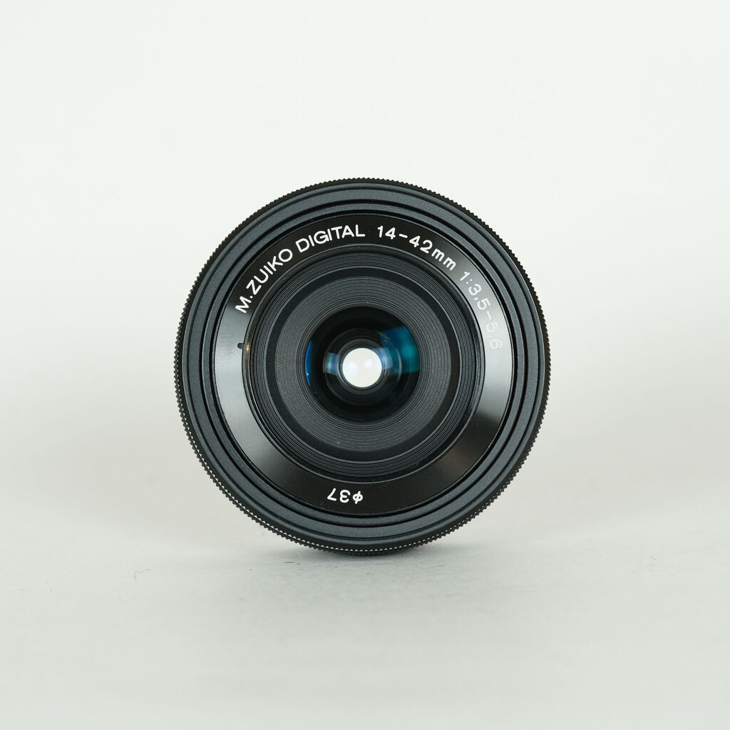 OM SYSTEM M.ZUIKO ED 14-42mm F3.5-5.6 EZ ブラック OM SYSTEM M.ZUIKO ED 14-42mm F3.5-5.6 EZ ブラック