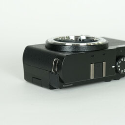 Panasonic LUMIX DC-S9 Panasonic LUMIX DC-S9