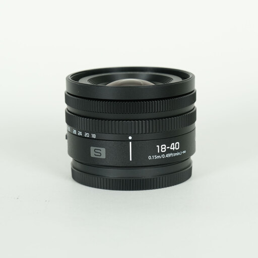 Panasonic LUMIX S 18-40mm F4.5-6.3を徹底解説。小型機のメリットを