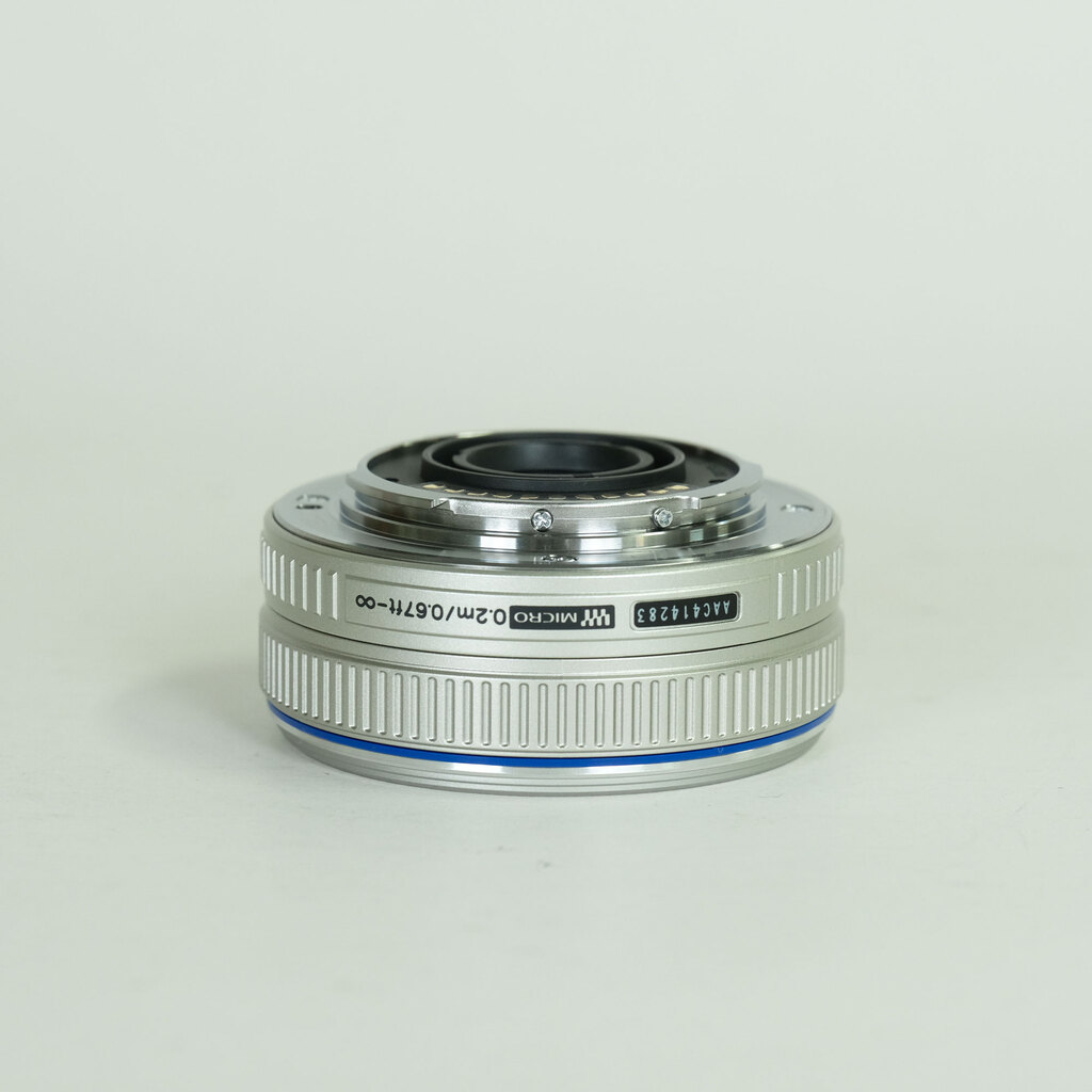 OLYMPUS M.ZUIKO DIGITAL 17mm F2.8 シルバー
