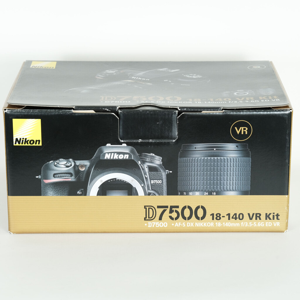 Nikon D7500
