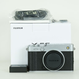 FUJIFILM X-E5