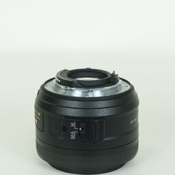 Nikon AF-S DX NIKKOR 35mm f/1.8G Nikon AF-S DX NIKKOR 35mm f/1.8G