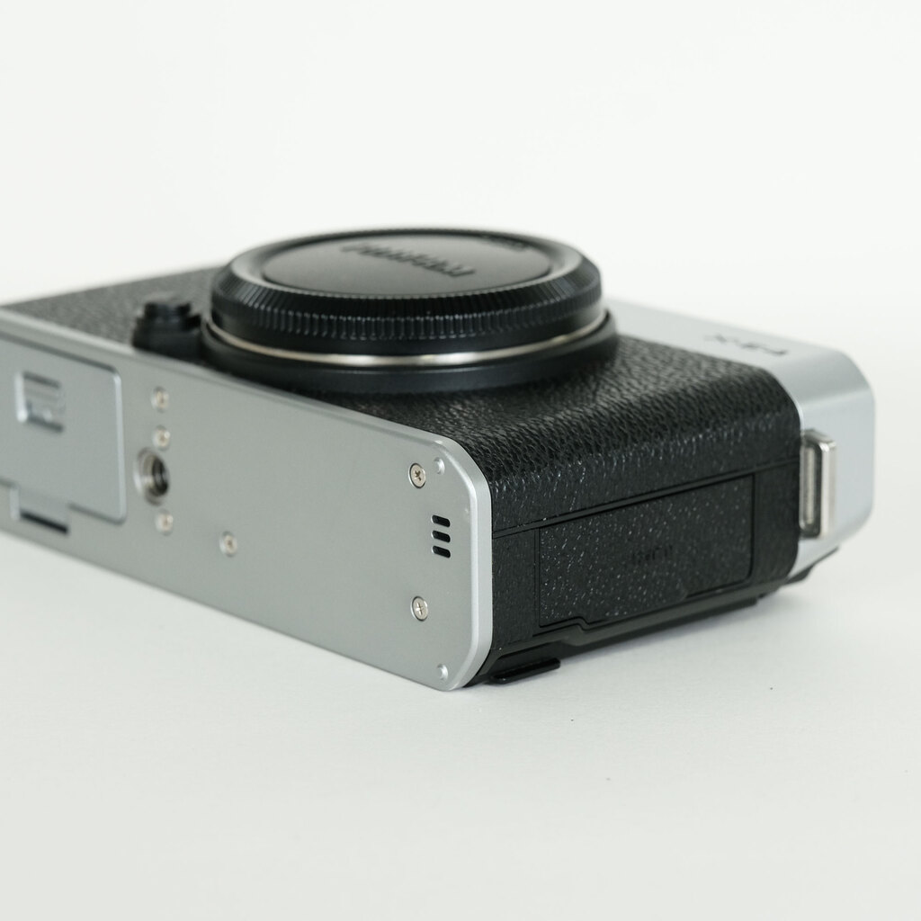 FUJIFILM X-E4 FUJIFILM X-E4