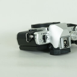 OLYMPUS OM-D E-M10 Mark II