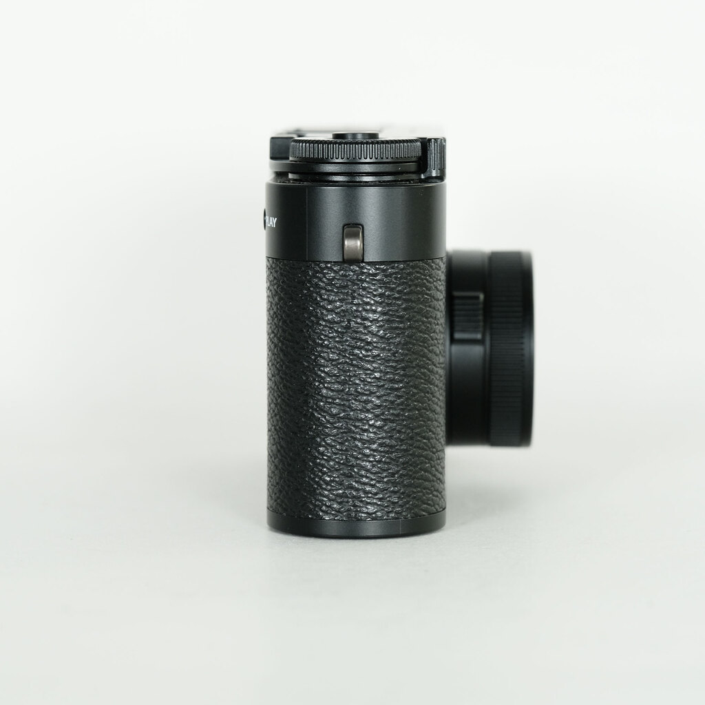 FUJIFILM X half X-HF1