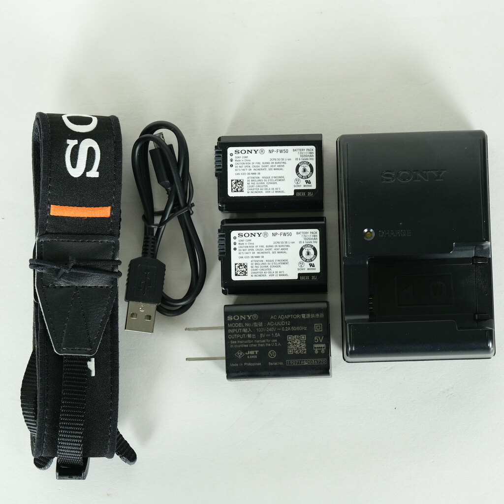 SONY α7R II（ILCE-7RM2）の出品 | ONE SCENE（ワンシーン）