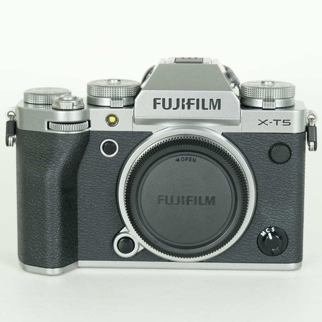 FUJIFILM X-T5