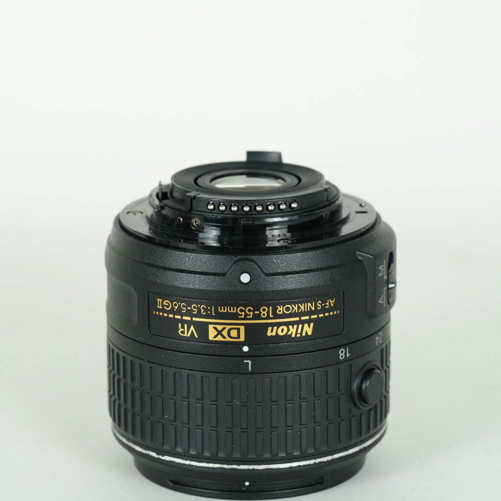 Nikon AF-S DX NIKKOR 18-55mm f3.5-5.6G VR II Nikon AF-S DX NIKKOR 18-55mm f3.5-5.6G VR II