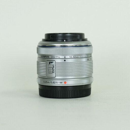 OLYMPUS M.ZUIKO DIGITAL 14-42mm F3.5-5.6IIR シルバー