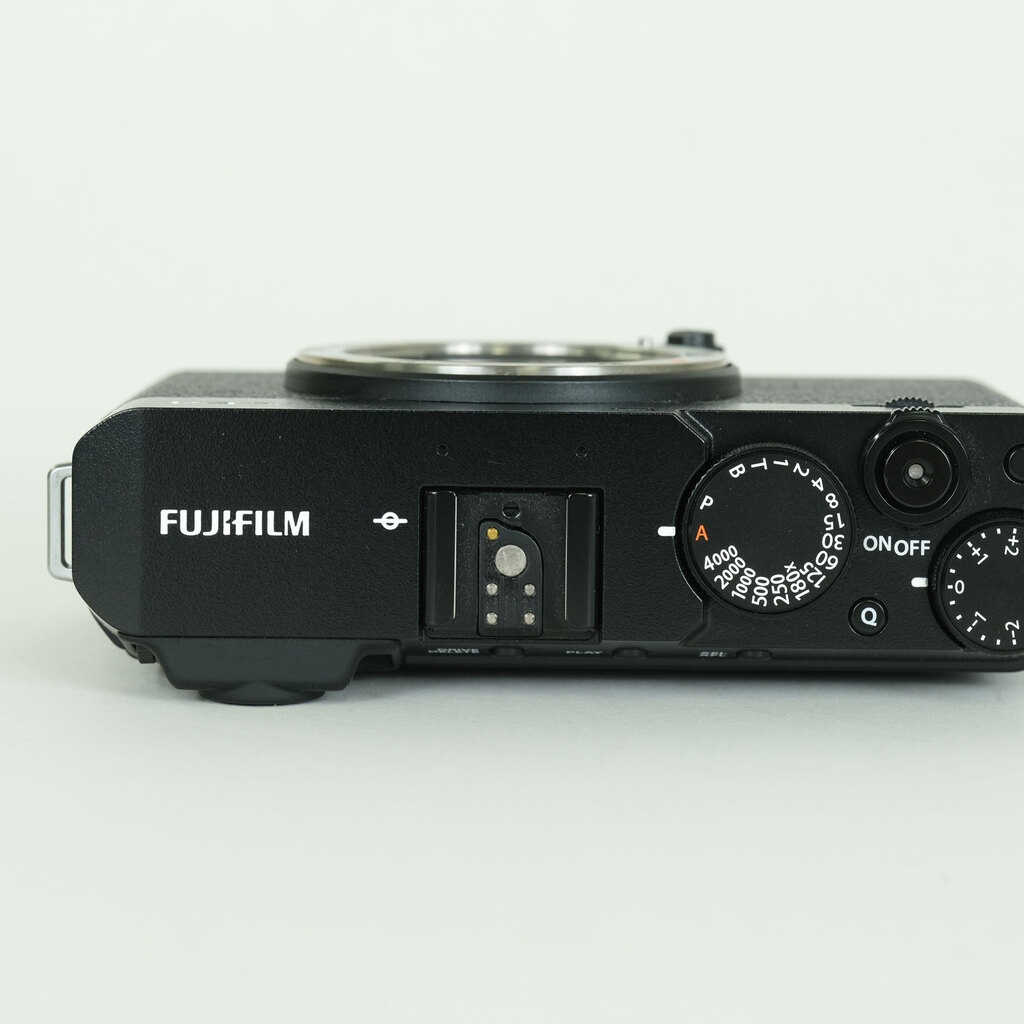 FUJIFILM X-E4