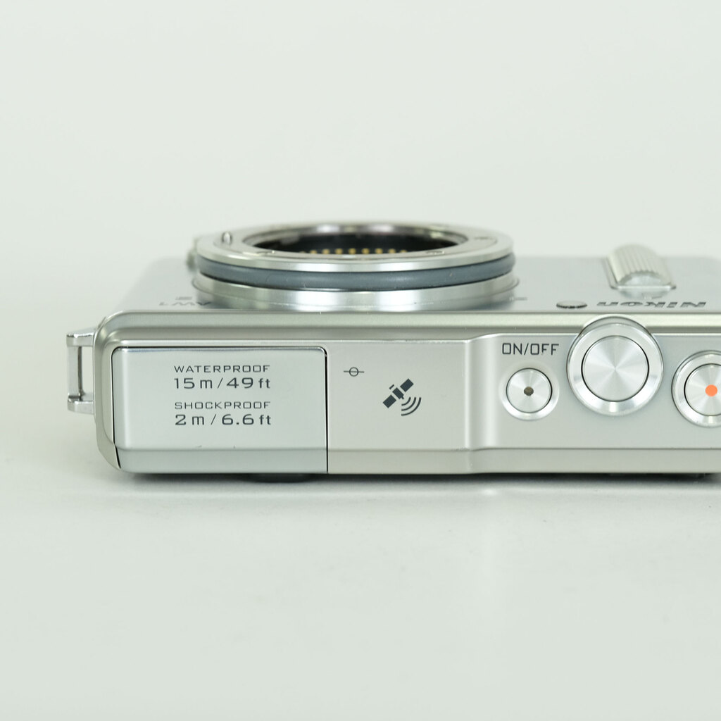 Nikon Nikon1 AW1 ボディ シルバー