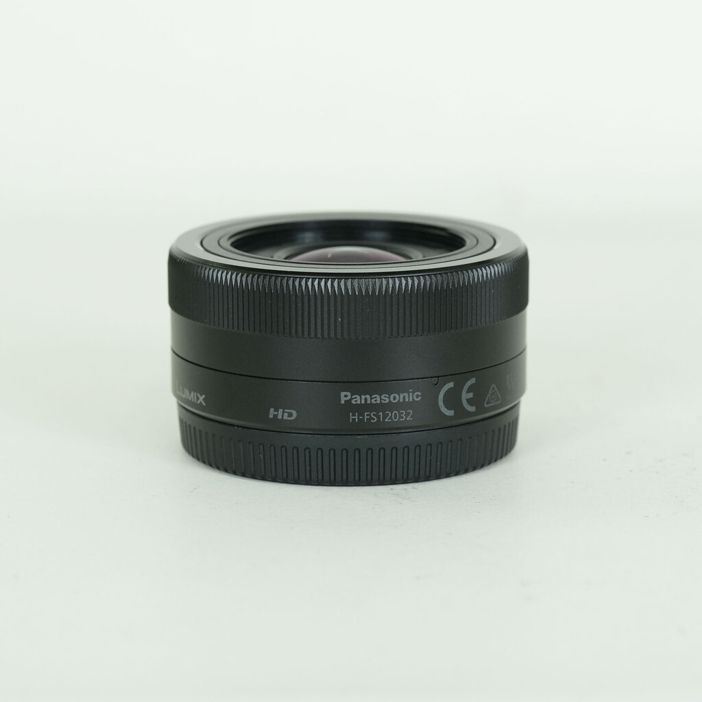 Panasonic LUMIX G VARIO 12-32mm / F3.5-5.6 ASPH. / MEGA O.I.S. Panasonic LUMIX G VARIO 12-32mm / F3.5-5.6 ASPH. / MEGA O.I.S.