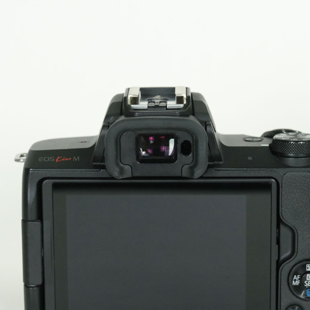 Canon EOS Kiss M Canon EOS Kiss M