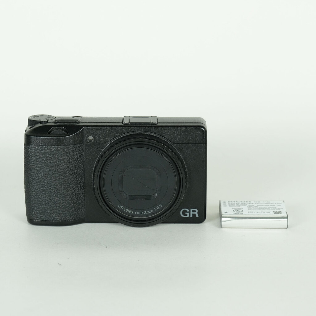 RICOH GR IIIの出品 | ONE SCENE（ワンシーン）