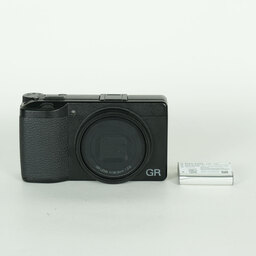 RICOH GR III
