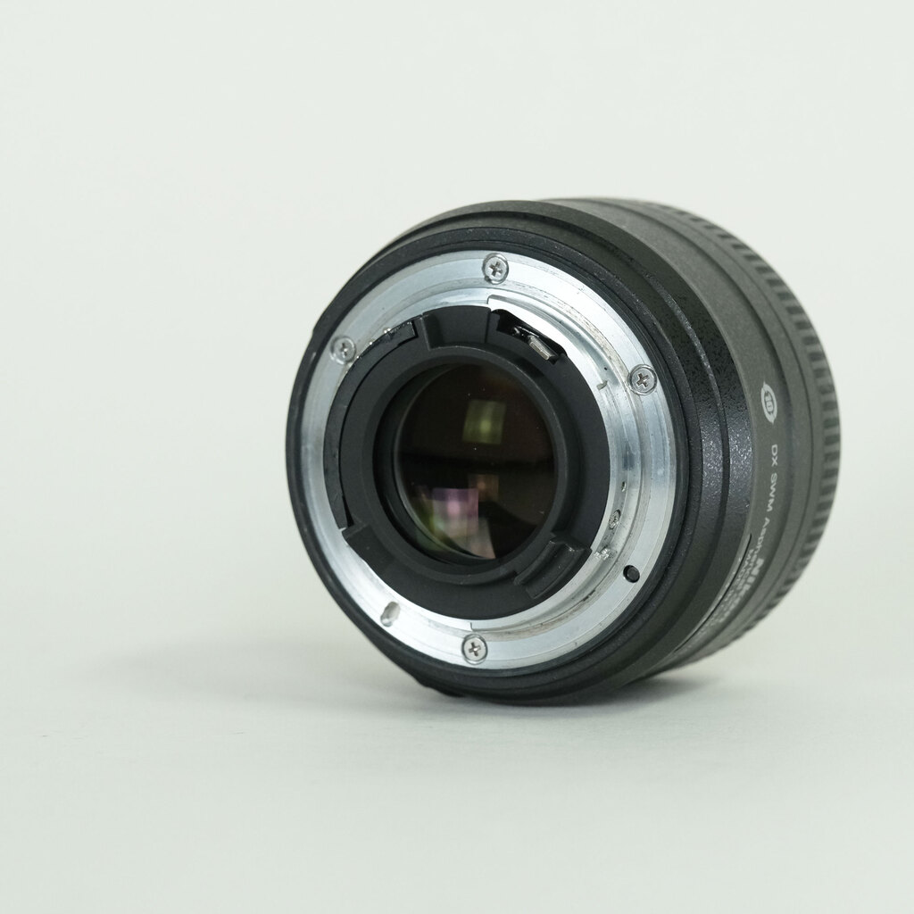 Nikon AF-S DX NIKKOR 35mm f/1.8G Nikon AF-S DX NIKKOR 35mm f/1.8G