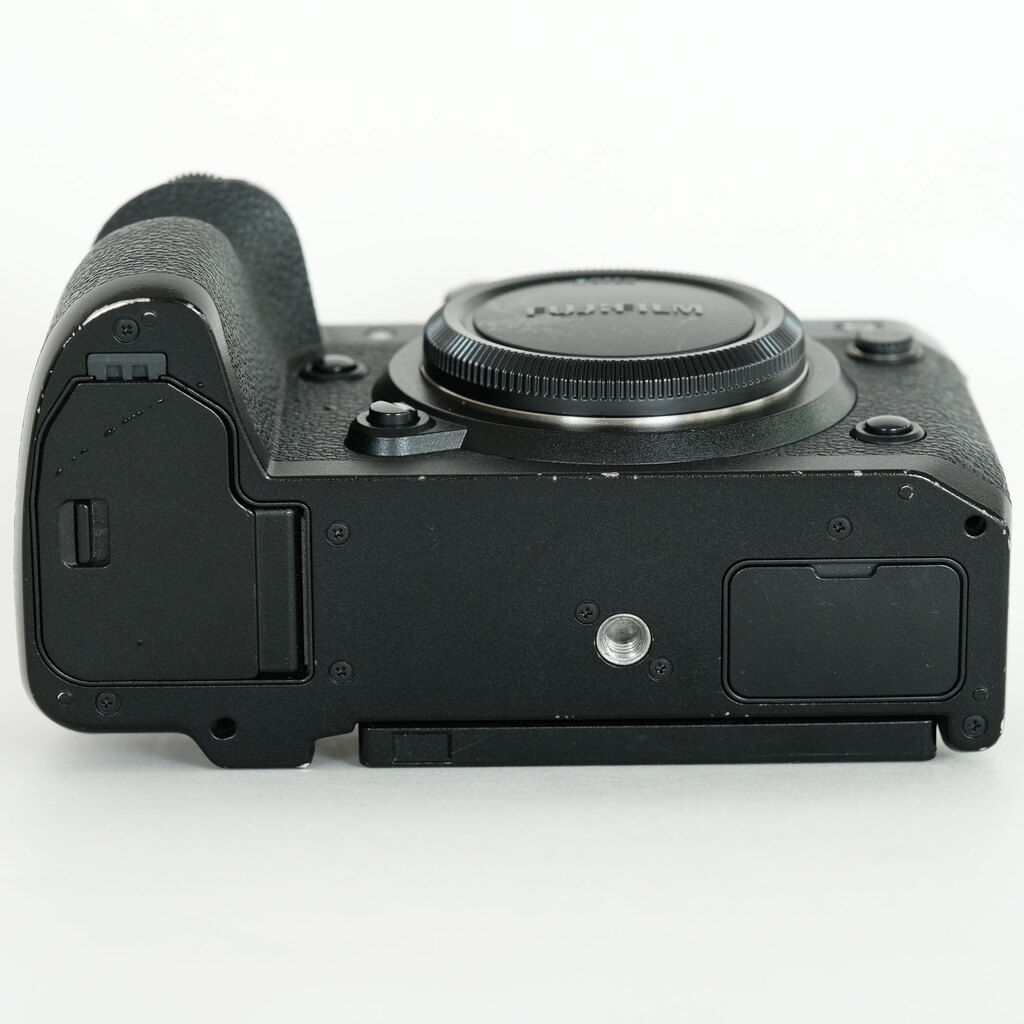 FUJIFILM X-H2S