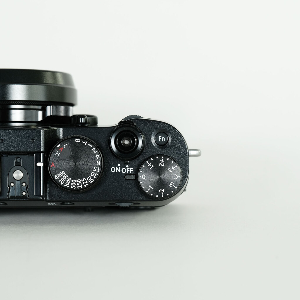 FUJIFILM X100F ブラック