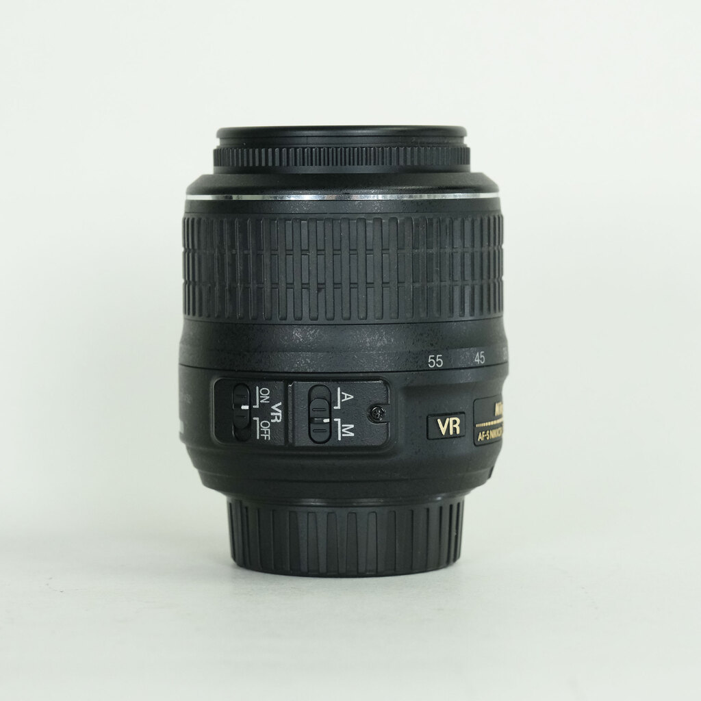 Nikon AF-S DX NIKKOR 18-55mm F3.5-5.6 G VR Nikon AF-S DX NIKKOR 18-55mm F3.5-5.6 G VR
