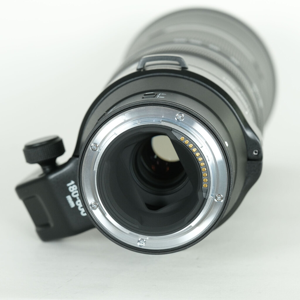 Nikon NIKKOR Z 180-600mm f/5.6-6.3 VR Nikon NIKKOR Z 180-600mm f/5.6-6.3 VR