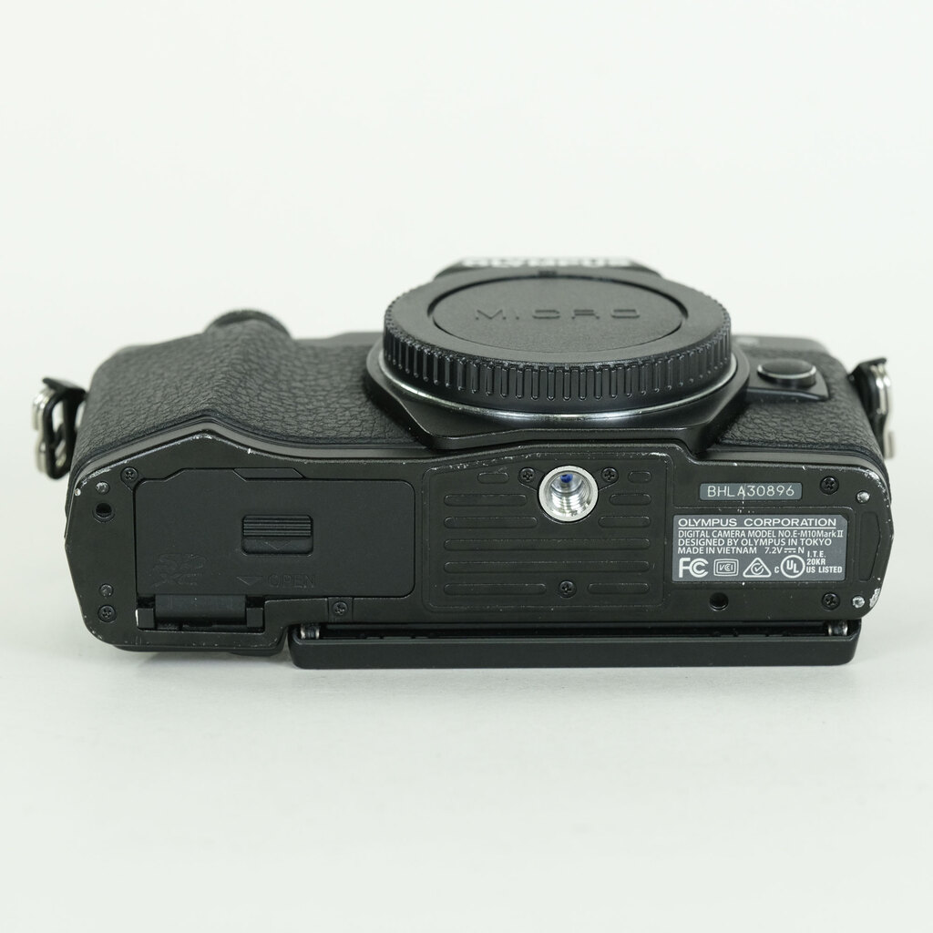 OLYMPUS OM-D E-M10 Mark II OLYMPUS OM-D E-M10 Mark II