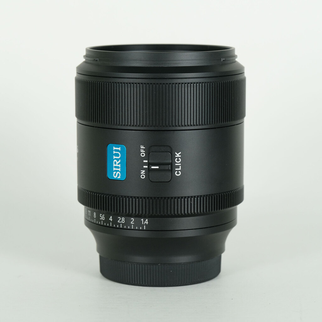 SIRUI AURORA 85mm F1.4 [ソニーE用]の出品 | ONE SCENE（ワンシーン）