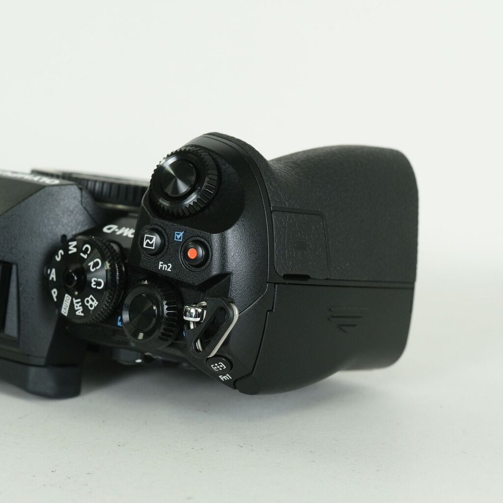 OLYMPUS OM-D E-M1 Mark II