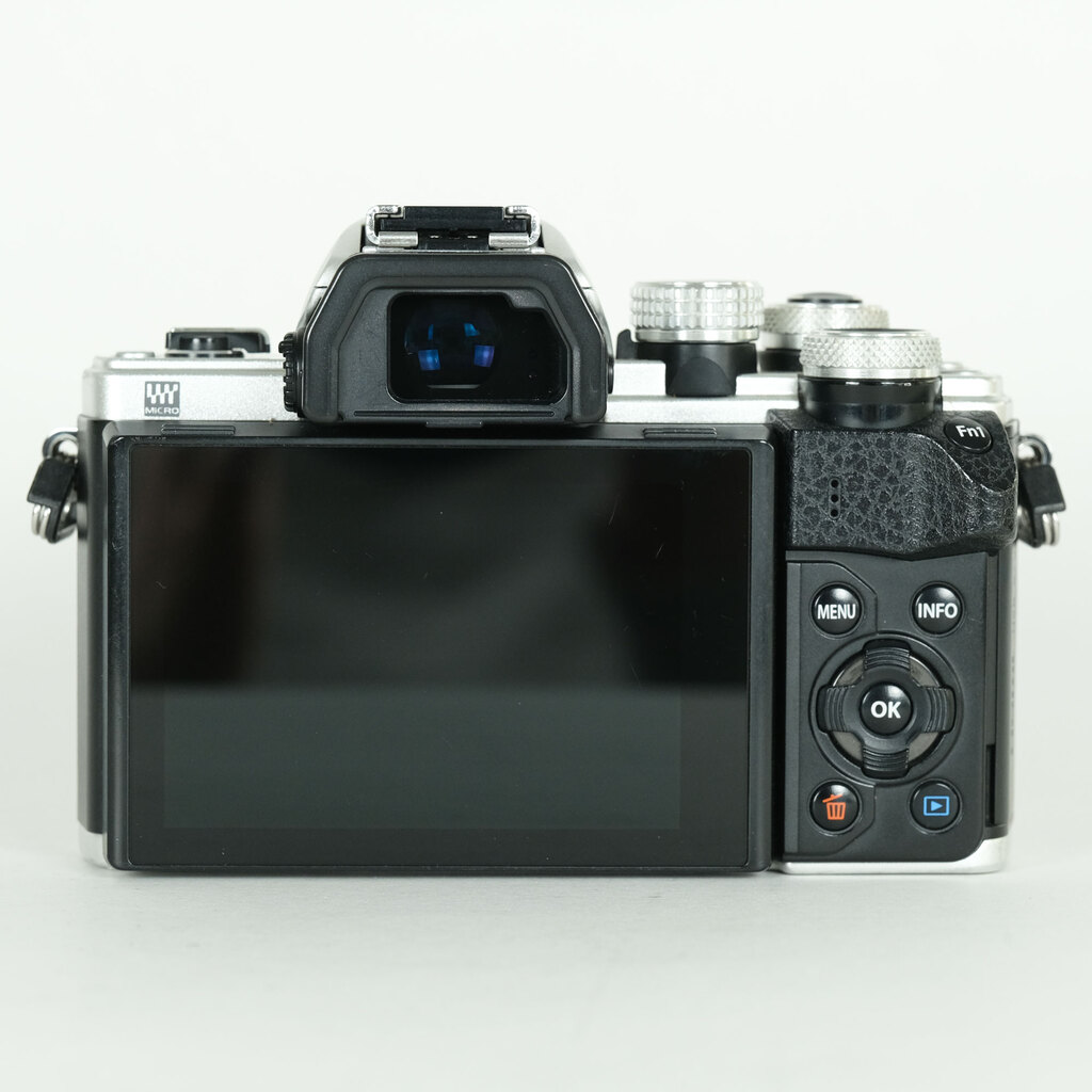 OLYMPUS OM-D E-M10 Mark II