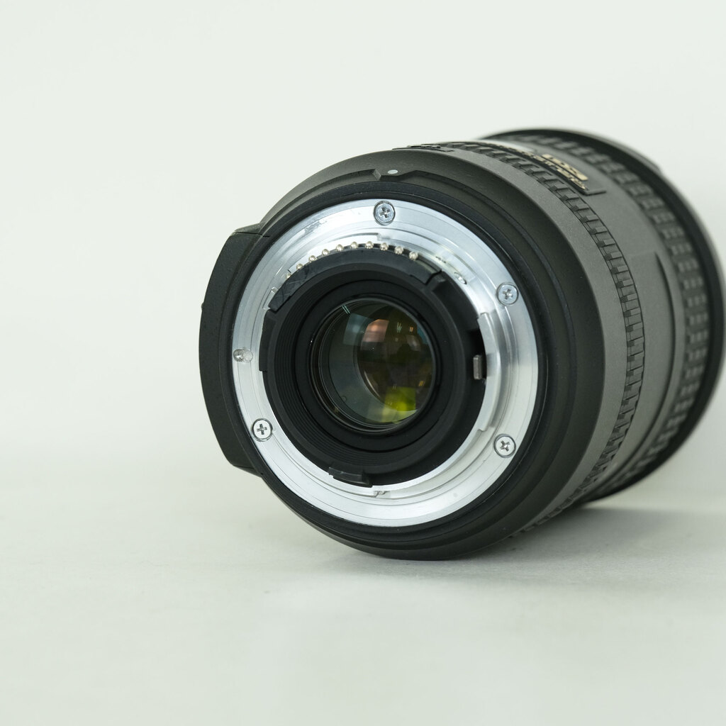 Nikon AF-S DX NIKKOR 18-200mm F3.5-5.6G ED VR II