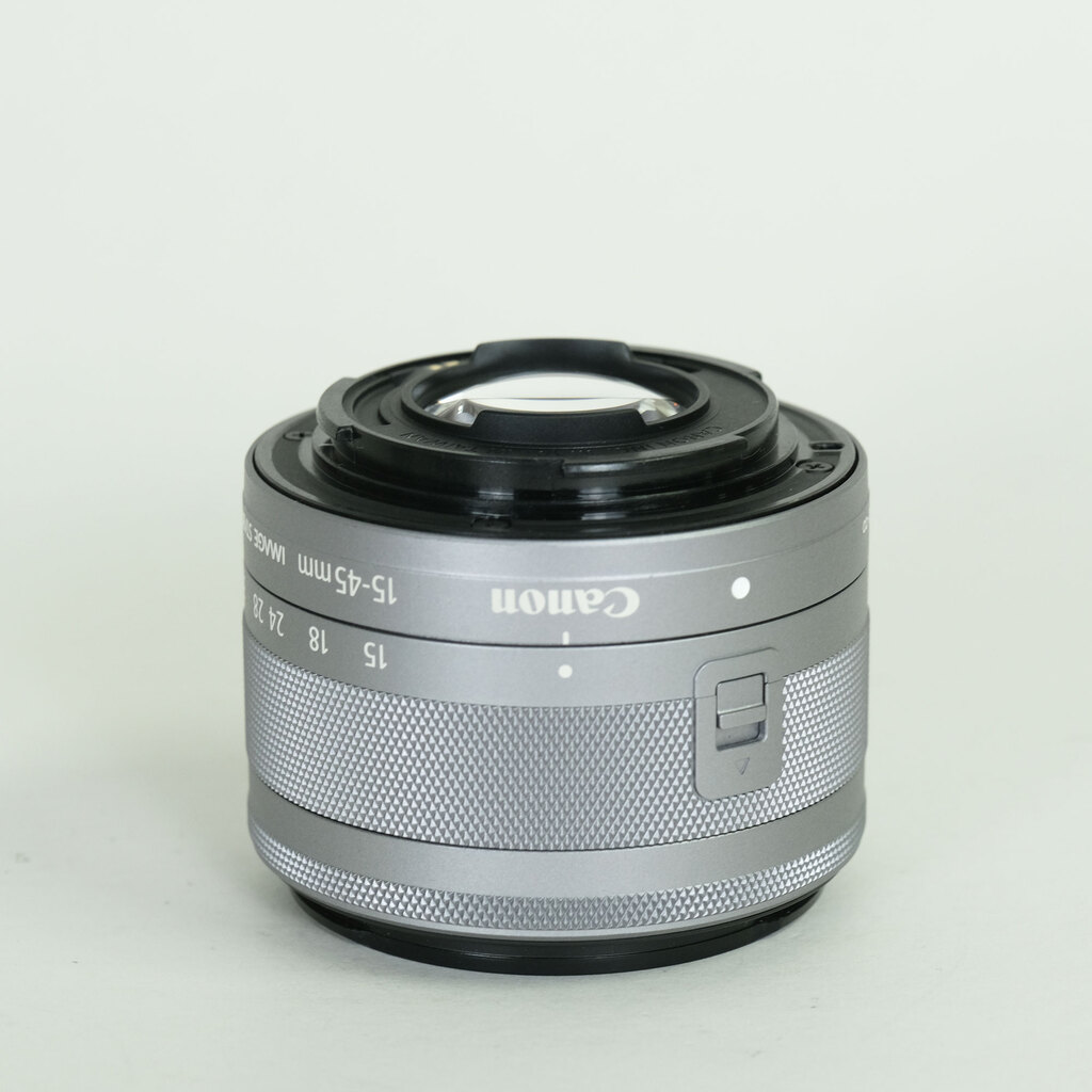 Canon EF-M15-45mm F3.5-6.3 IS STM Canon EF-M15-45mm F3.5-6.3 IS STM