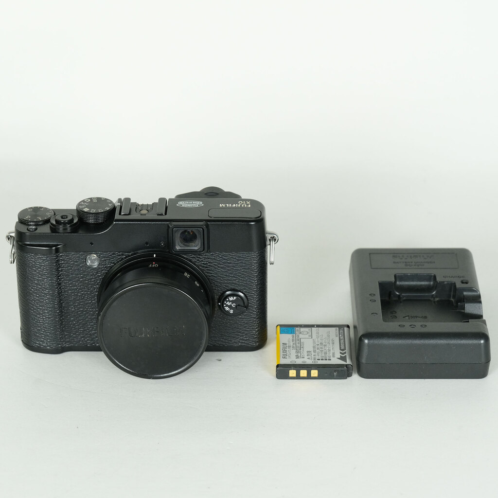 FUJIFILM X10 ブラック