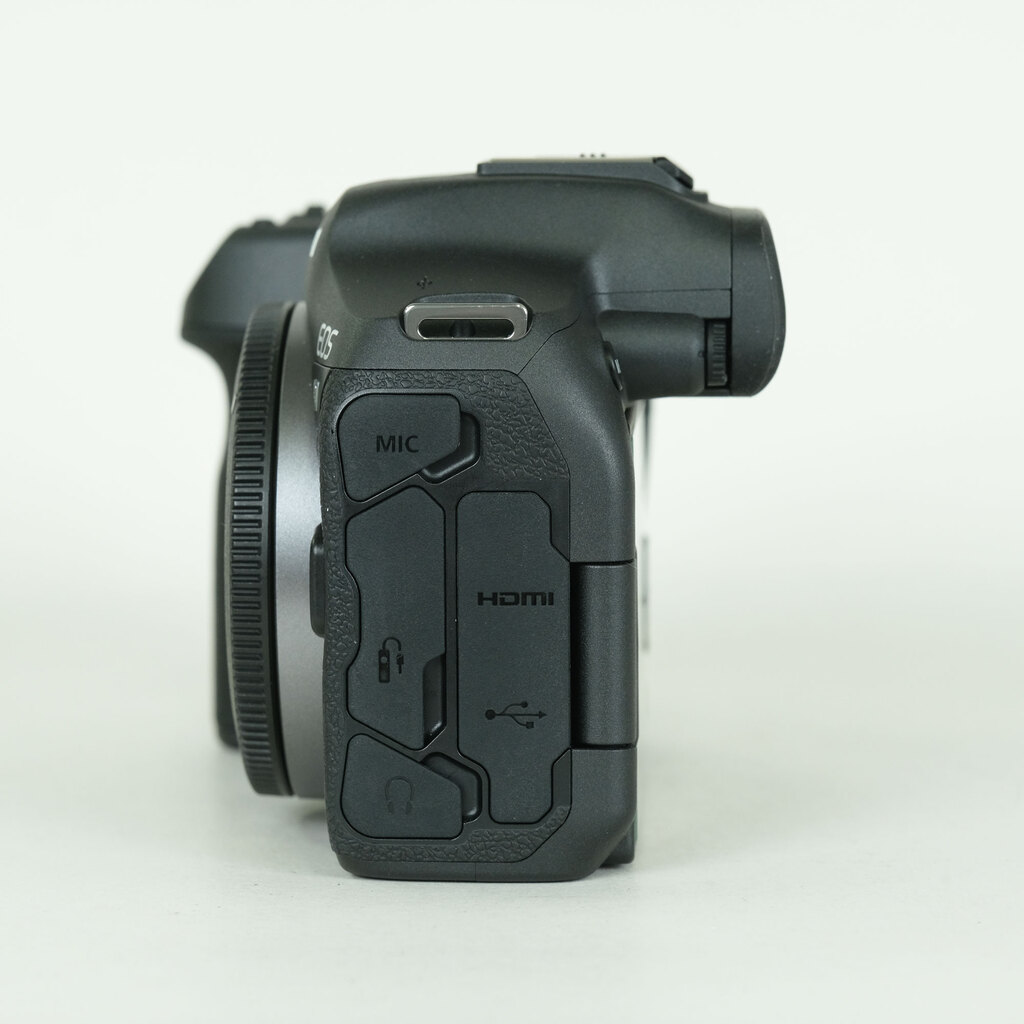 Canon EOS R7
