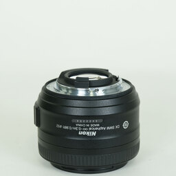 Nikon AF-S DX NIKKOR 35mm f/1.8G Nikon AF-S DX NIKKOR 35mm f/1.8G