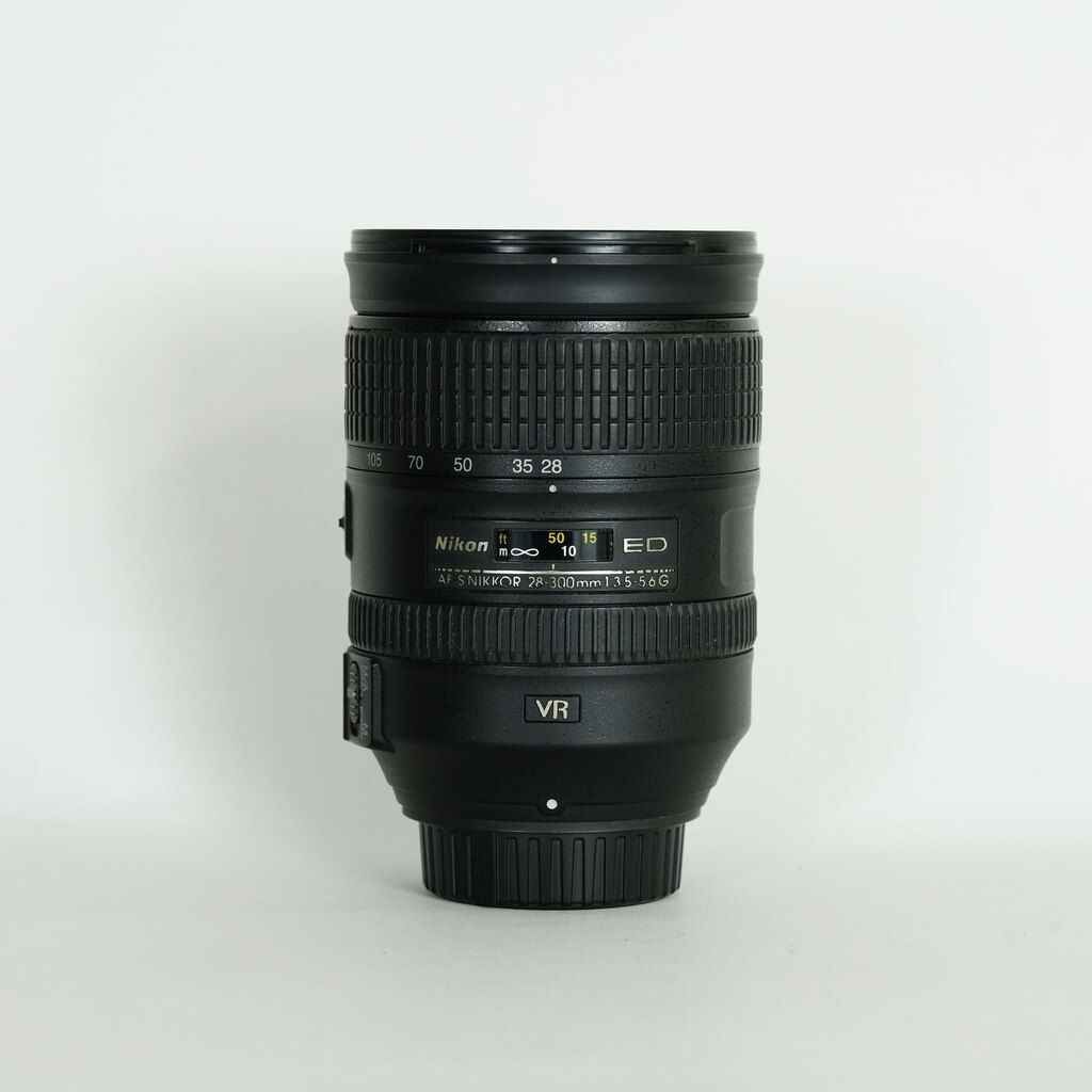 Nikon AF-S NIKKOR 28-300mm f/3.5-5.6G ED VR