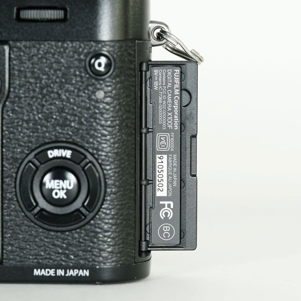 FUJIFILM X100F ブラック