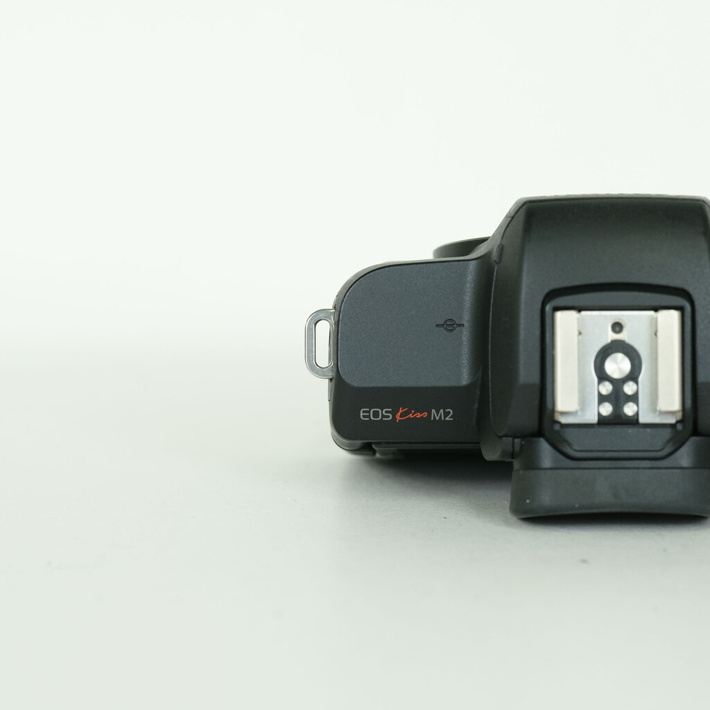 Canon EOS Kiss M2