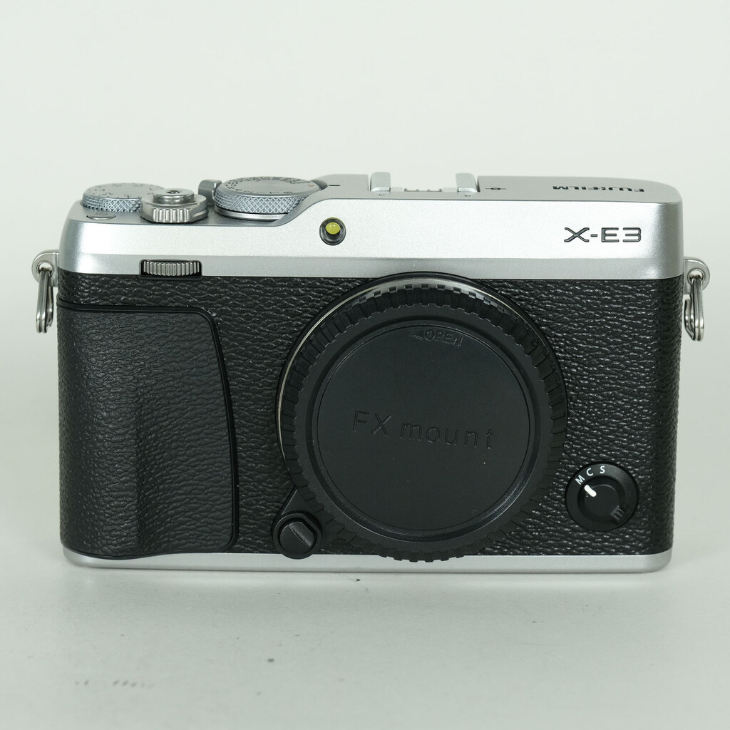 FUJIFILM X-E3 ボディ 中古価格比較 - 価格.com